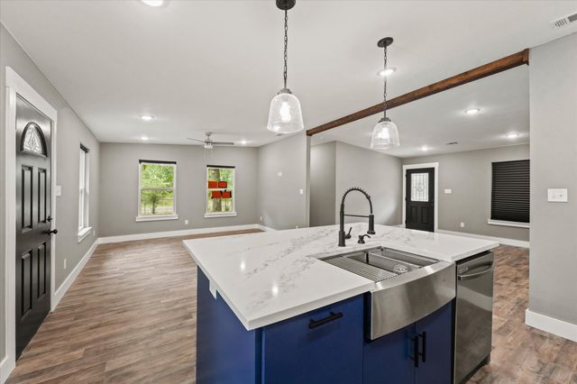 310 Eagle Drive, Gun Barrel City, TX 75156
