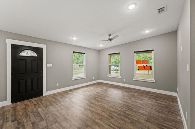 310 Eagle Drive, Gun Barrel City, TX 75156