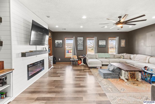 801 S East Street, Valley, NE 68064