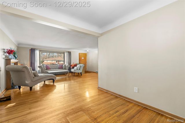 19107 Greenwald Drive, Southfield, MI 48075