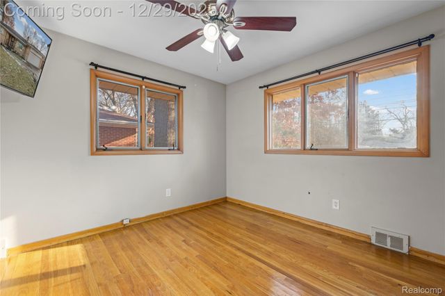 19107 Greenwald Drive, Southfield, MI 48075