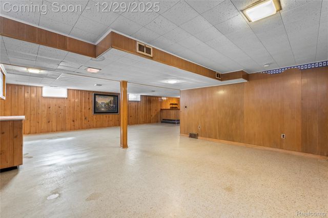 19107 Greenwald Drive, Southfield, MI 48075