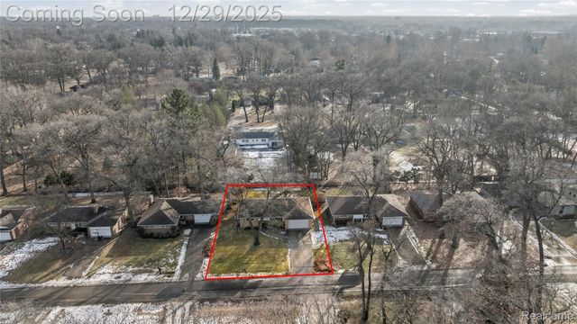 19107 Greenwald Drive, Southfield, MI 48075