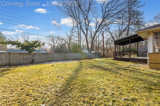 19107 Greenwald Drive, Southfield, MI 48075