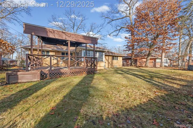 19107 Greenwald Drive, Southfield, MI 48075