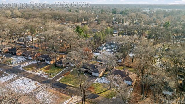 19107 Greenwald Drive, Southfield, MI 48075