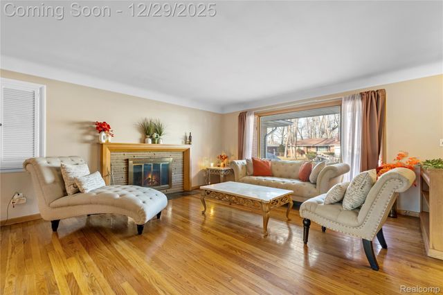 19107 Greenwald Drive, Southfield, MI 48075