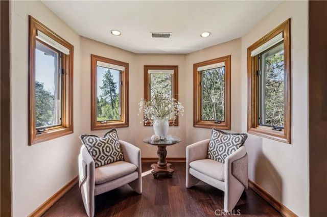 747 Brentwood, Lake Arrowhead, CA 92352
