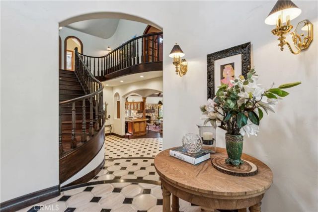 747 Brentwood, Lake Arrowhead, CA 92352