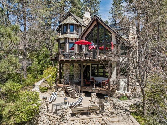 747 Brentwood, Lake Arrowhead, CA 92352