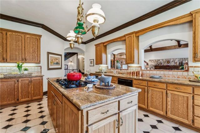 747 Brentwood, Lake Arrowhead, CA 92352