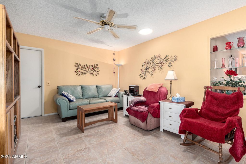 Image 19 of property listing at 16025 N 110TH Avenue, Sun City, AZ 85351