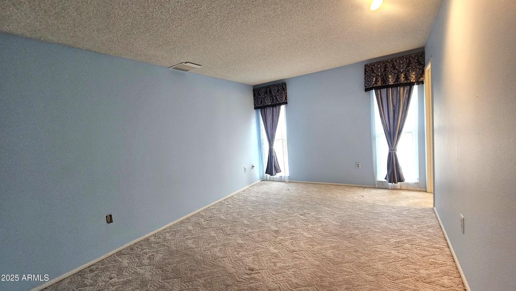 Image 24 of property listing at 16025 N 110TH Avenue, Sun City, AZ 85351