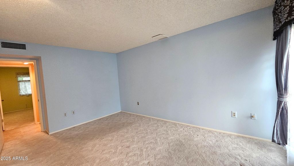 Image 28 of property listing at 16025 N 110TH Avenue, Sun City, AZ 85351