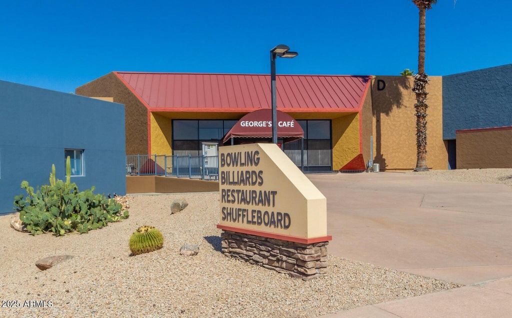 Image 56 of property listing at 16025 N 110TH Avenue, Sun City, AZ 85351