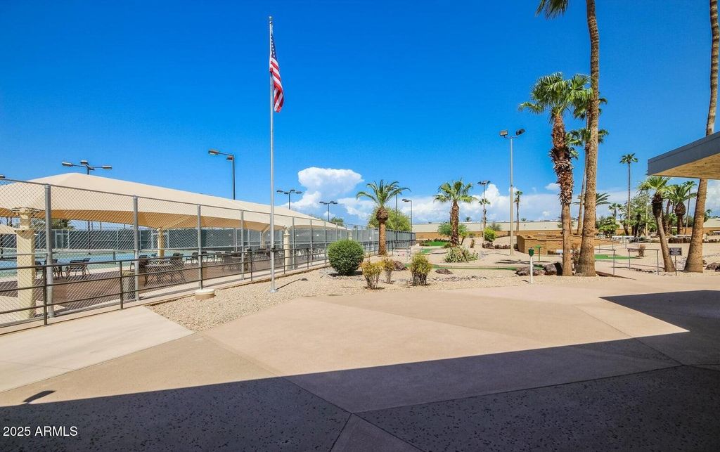 Image 79 of property listing at 16025 N 110TH Avenue, Sun City, AZ 85351