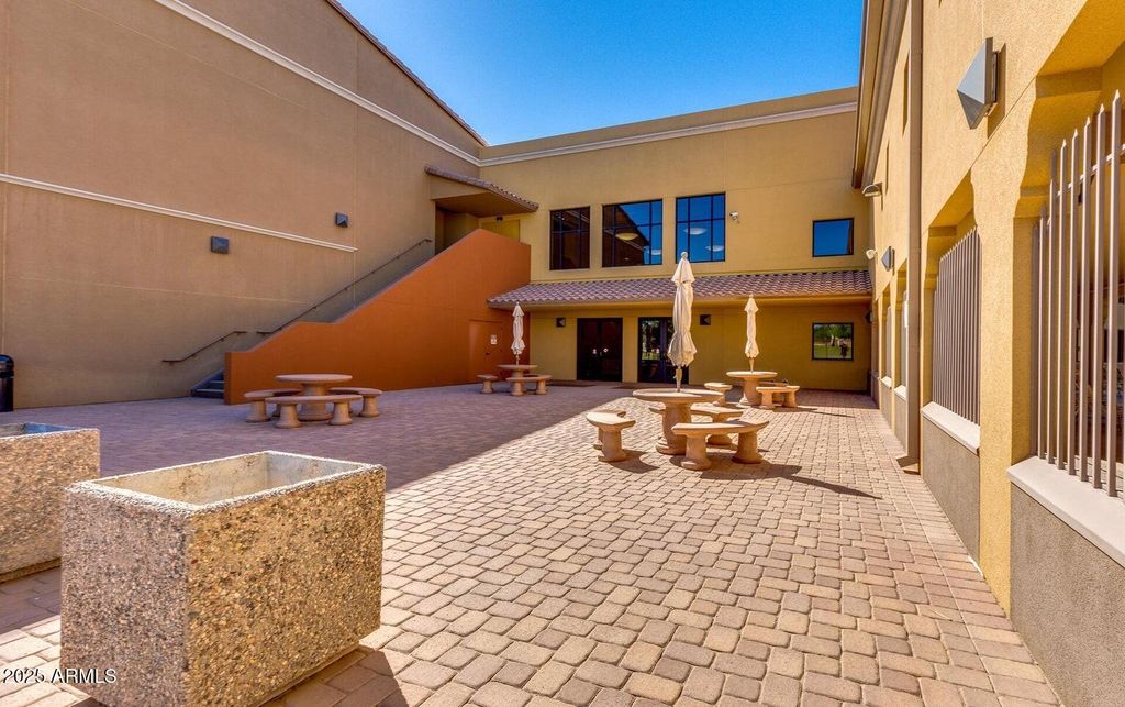 Image 80 of property listing at 16025 N 110TH Avenue, Sun City, AZ 85351