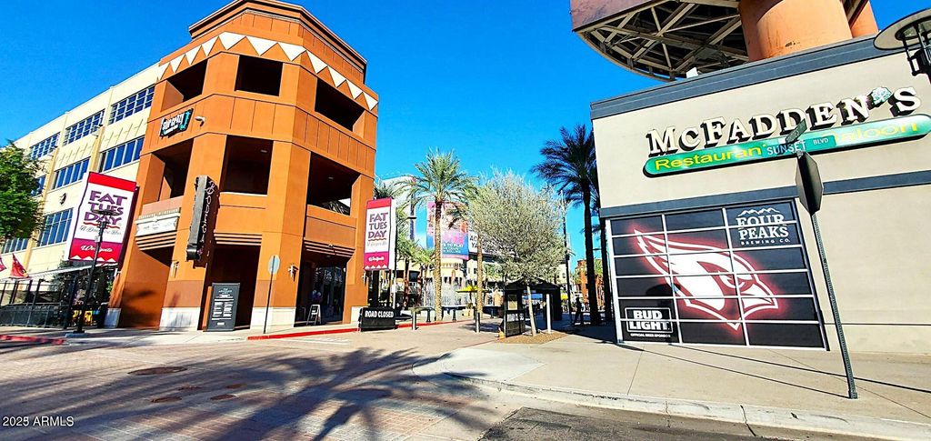 Image 90 of property listing at 16025 N 110TH Avenue, Sun City, AZ 85351