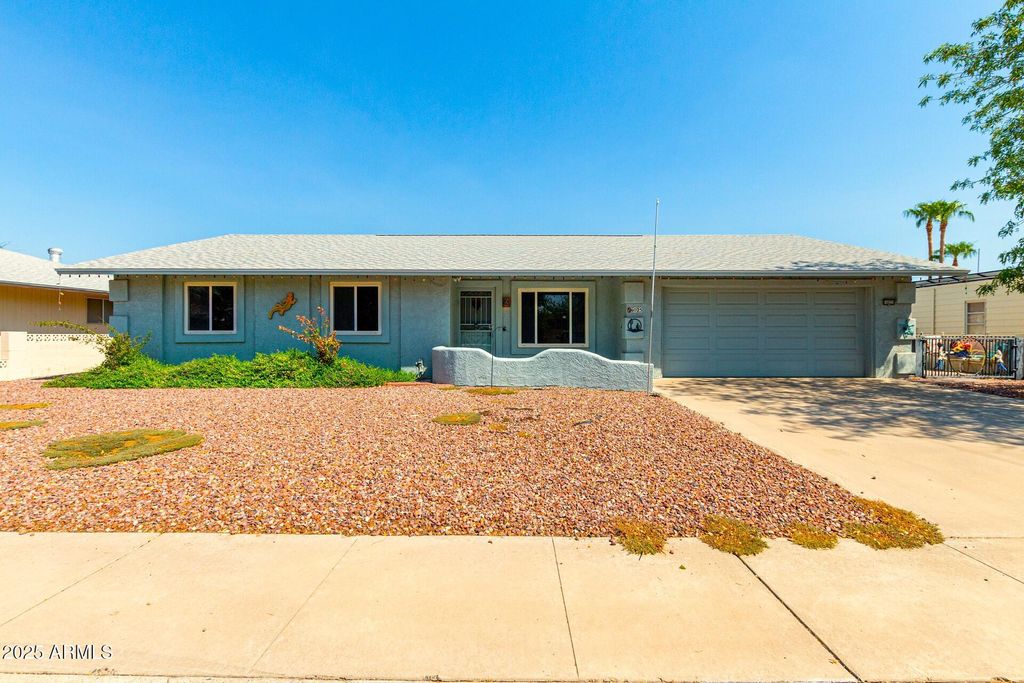 Image 91 of property listing at 16025 N 110TH Avenue, Sun City, AZ 85351