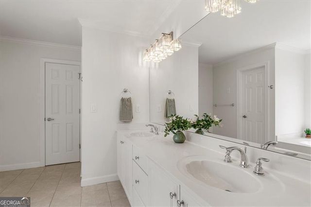 565 Kings County Court, Milton, GA 30004