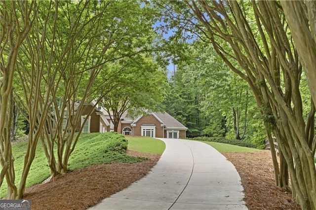565 Kings County Court, Milton, GA 30004