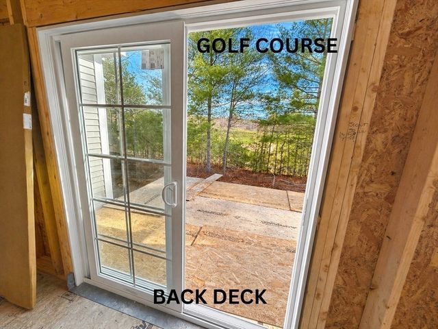 7 Weathervane Dr, Carver, MA 02330