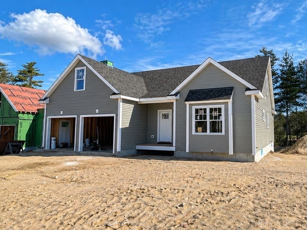 7 Weathervane Dr, Carver, MA 02330