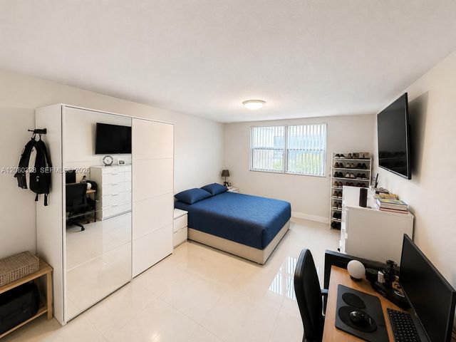 8255 Lake Drive 107, Doral, FL 33166