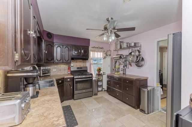 140 W Sunset Avenue, Lombard, IL 60148