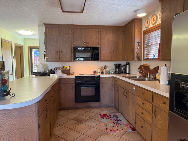 1836 CR 3107, Jacksonville, TX 75766