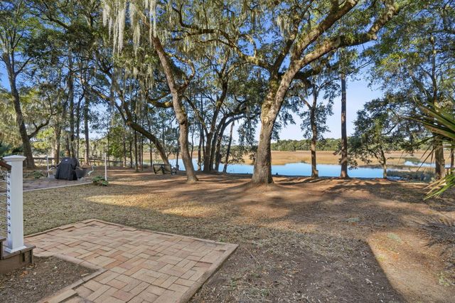 8448 Chisolm Plantation Road, Edisto Island, SC 29438