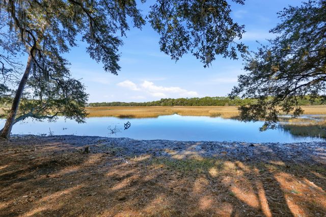 8448 Chisolm Plantation Road, Edisto Island, SC 29438