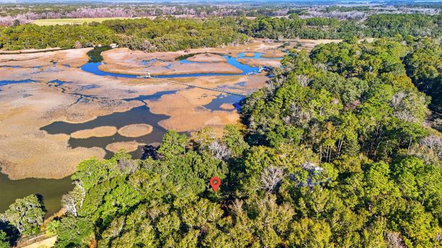 8448 Chisolm Plantation Road, Edisto Island, SC 29438