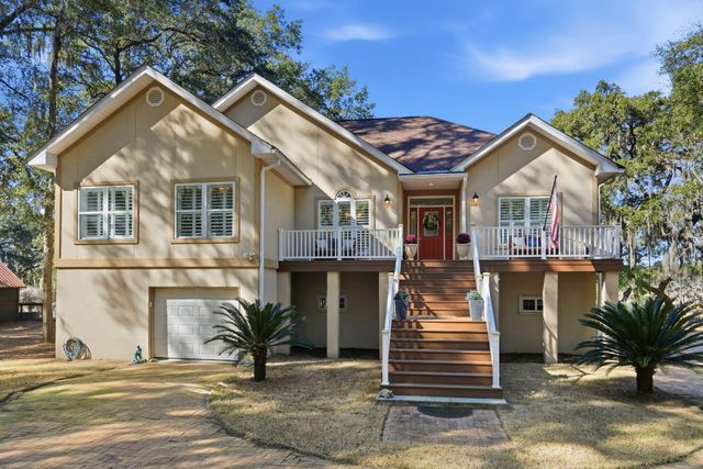 8448 Chisolm Plantation Road, Edisto Island, SC 29438