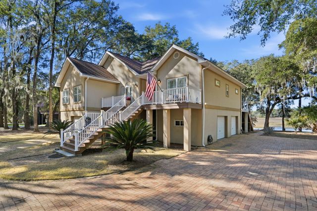 8448 Chisolm Plantation Road, Edisto Island, SC 29438