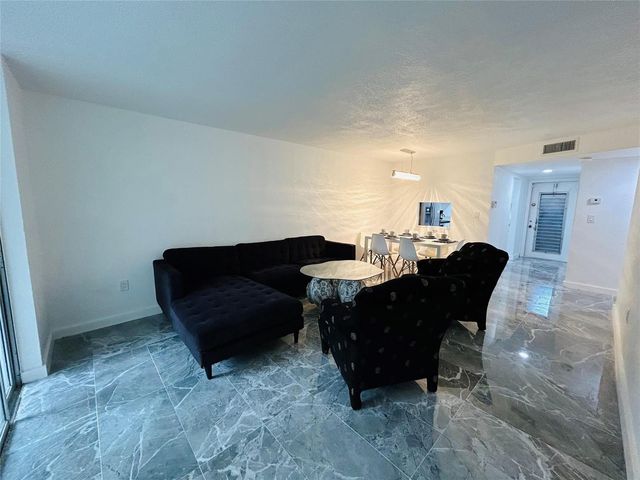 2871 E Sunrise Lakes Drive 101, Sunrise, FL 33322
