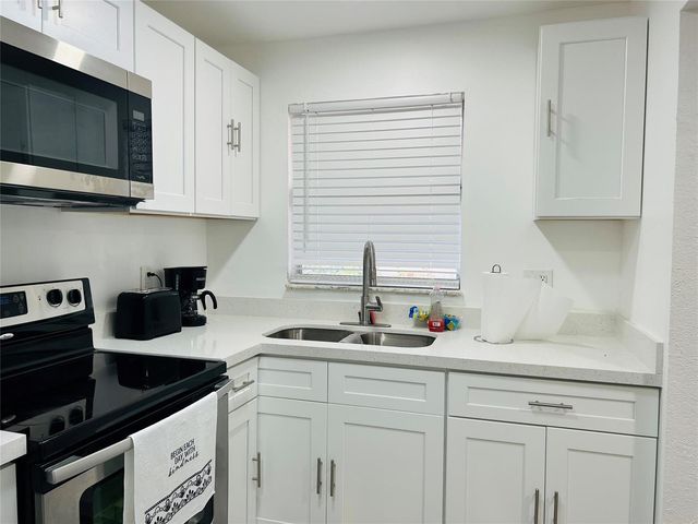 2871 E Sunrise Lakes Drive 101, Sunrise, FL 33322