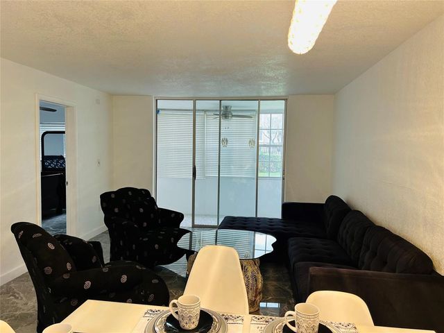 2871 E Sunrise Lakes Drive 101, Sunrise, FL 33322