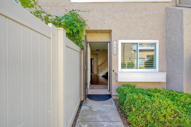 13635 Comuna Dr, Poway, CA 92064