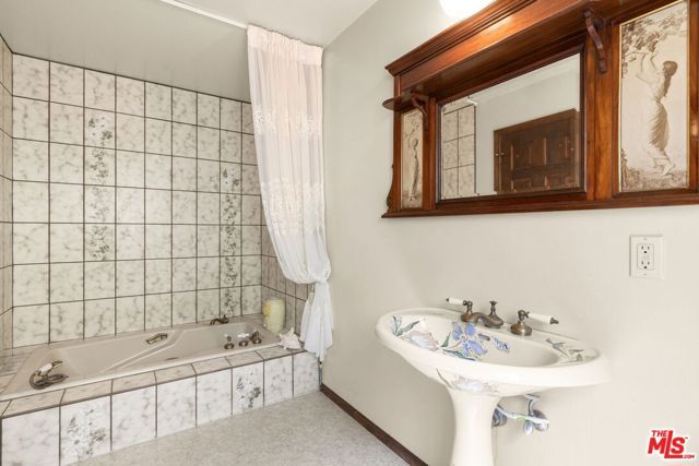 739 24th Street, Santa Monica, CA 90402