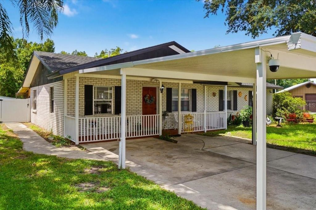 156 MANSEAU DRIVE, Winter Haven, FL 33880