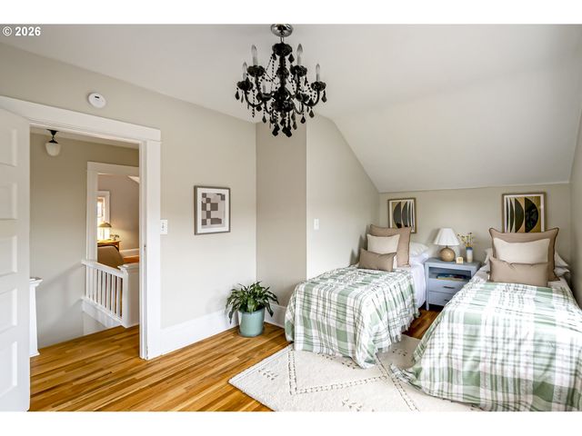 5905 N WILBUR Ave, Portland, OR 97217