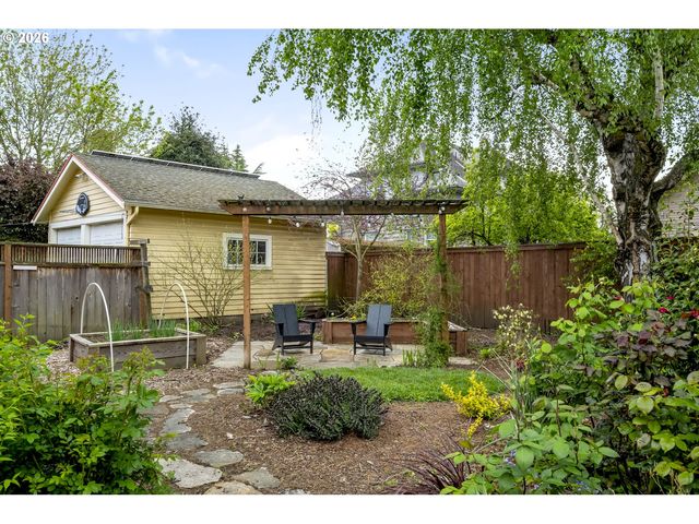 5905 N WILBUR Ave, Portland, OR 97217