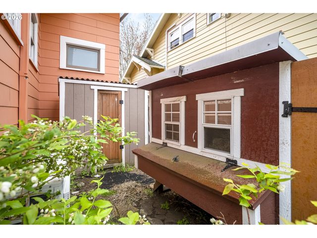 5905 N WILBUR Ave, Portland, OR 97217