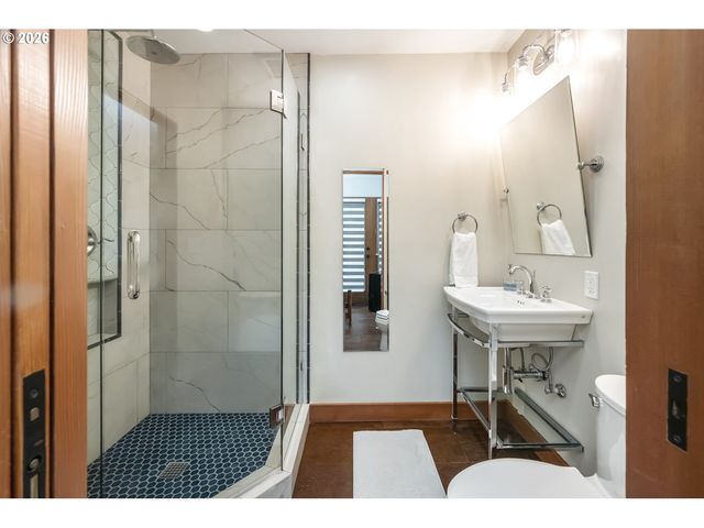 5905 N WILBUR Ave, Portland, OR 97217