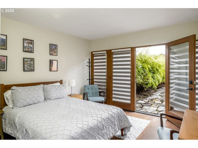 5905 N WILBUR Ave, Portland, OR 97217