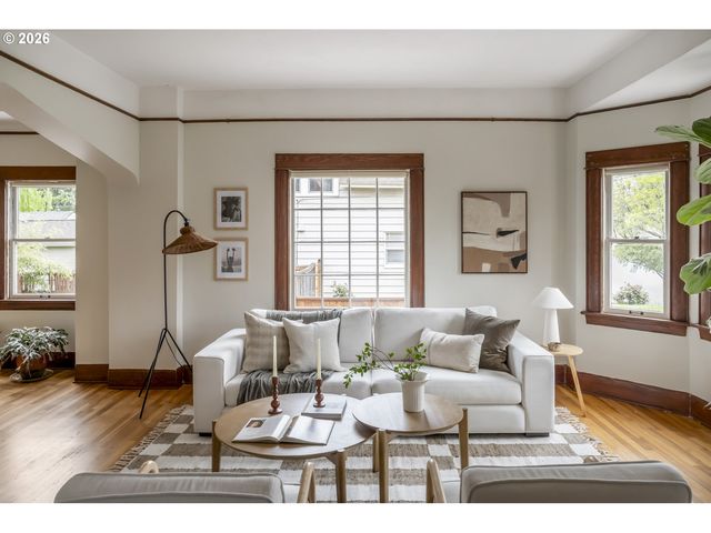 5905 N WILBUR Ave, Portland, OR 97217