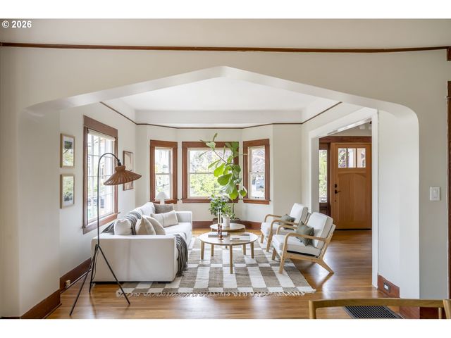 5905 N WILBUR Ave, Portland, OR 97217