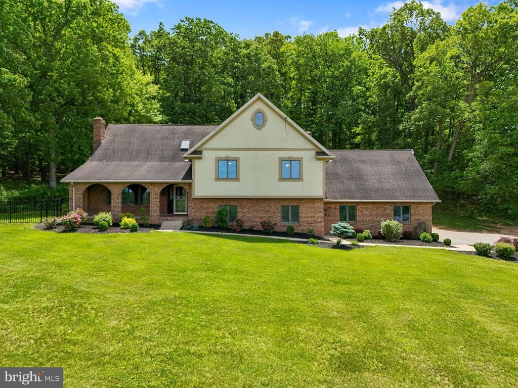 2855 SPRINGWOOD RD, York, PA 17403