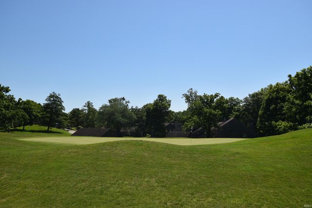 9473 S Pointe Lasalles Dr Unit 96, Bloomington, IN 47401